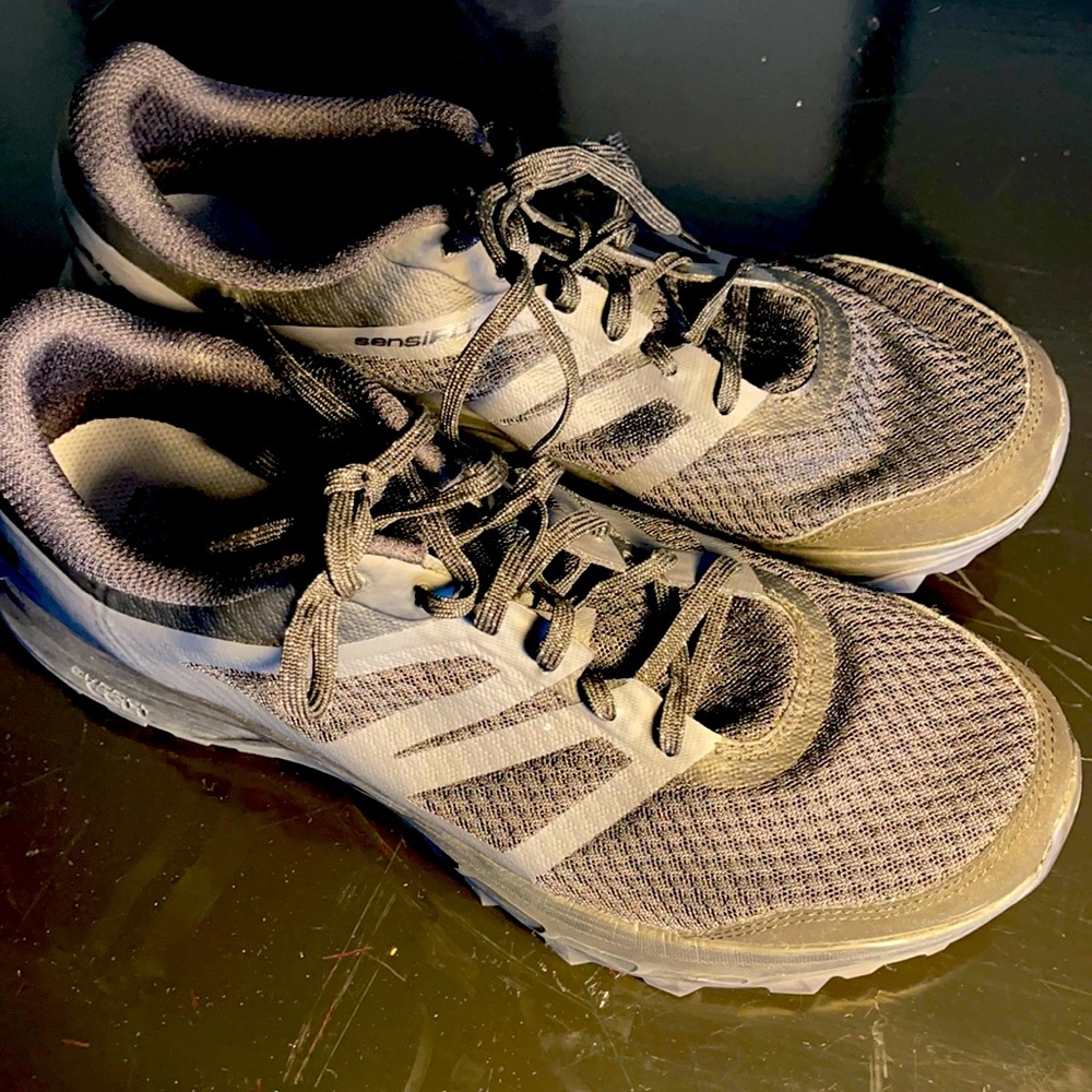 I am selling my Salomon trailsters 2